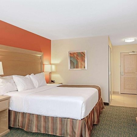 Hotel La Quinta By Wyndham Grand Forks Exterior foto